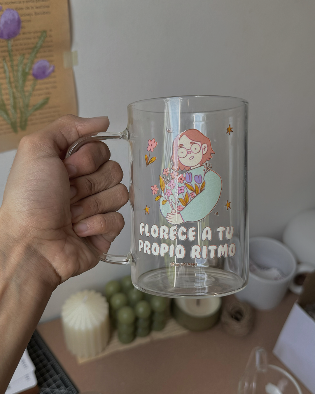 TAZA FLORECE